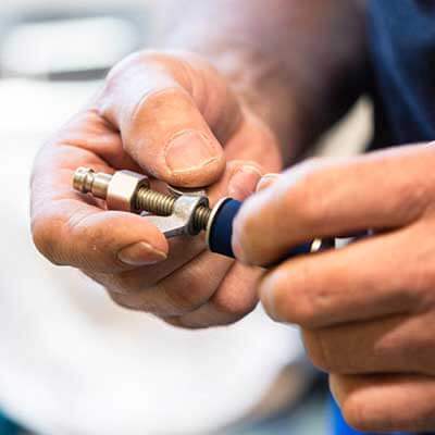 rau-startseite-bildershow-produktionHerstellungMessgeraete5