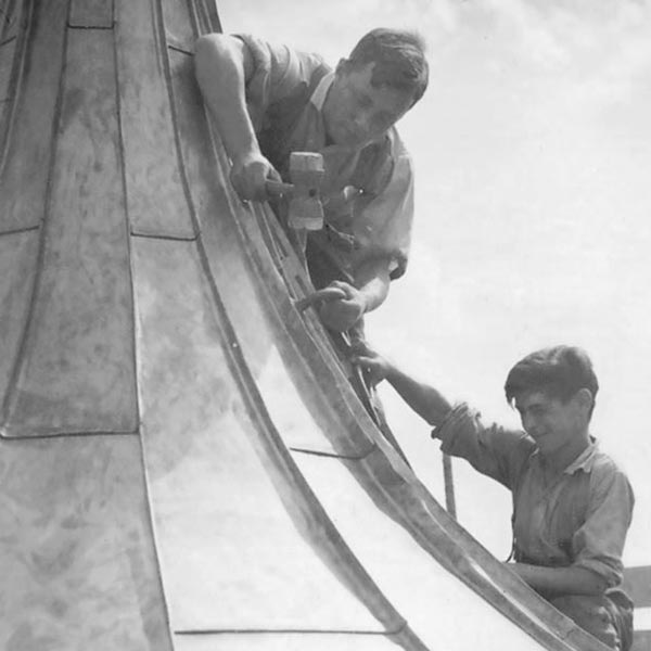 unternehmen-ueberUns-tradition-rauHistorisch-600x600